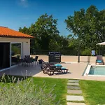 Holiday home Noela Pula