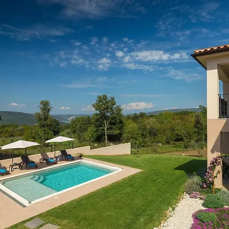 Noela Сasa de vacaciones *