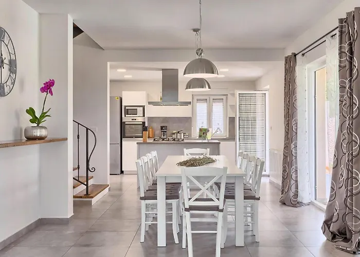 Tatil Evi Noela