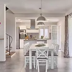 Nyaraló Noela