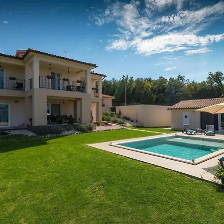 Noela 別荘 プーラ