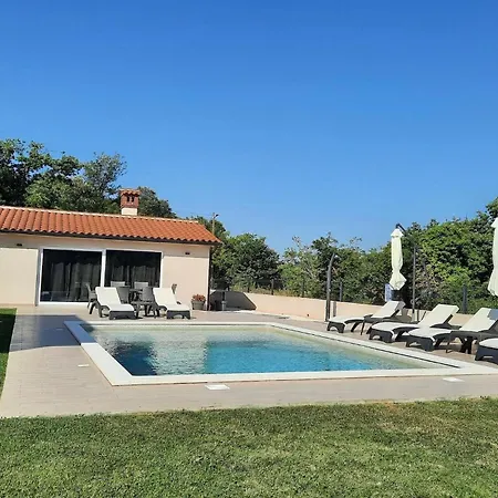 Noela Сasa de vacaciones