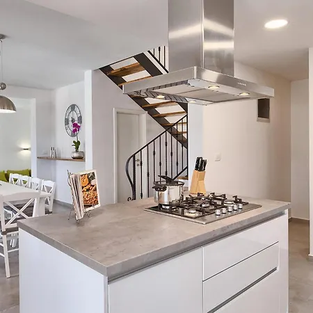 Noela 別荘 プーラ